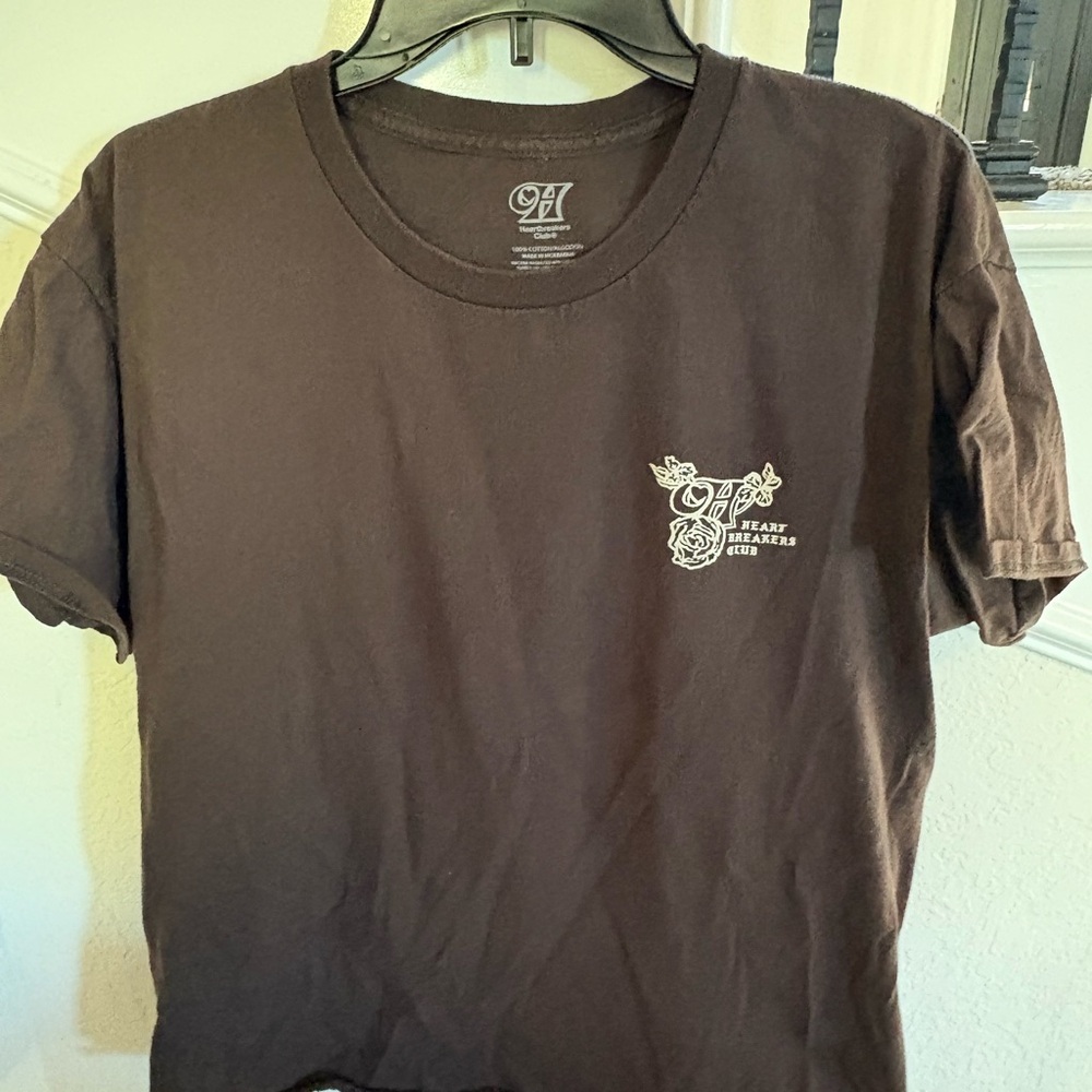 Heartbreakers Club Graphic Tee – Cut Hem – Size Large